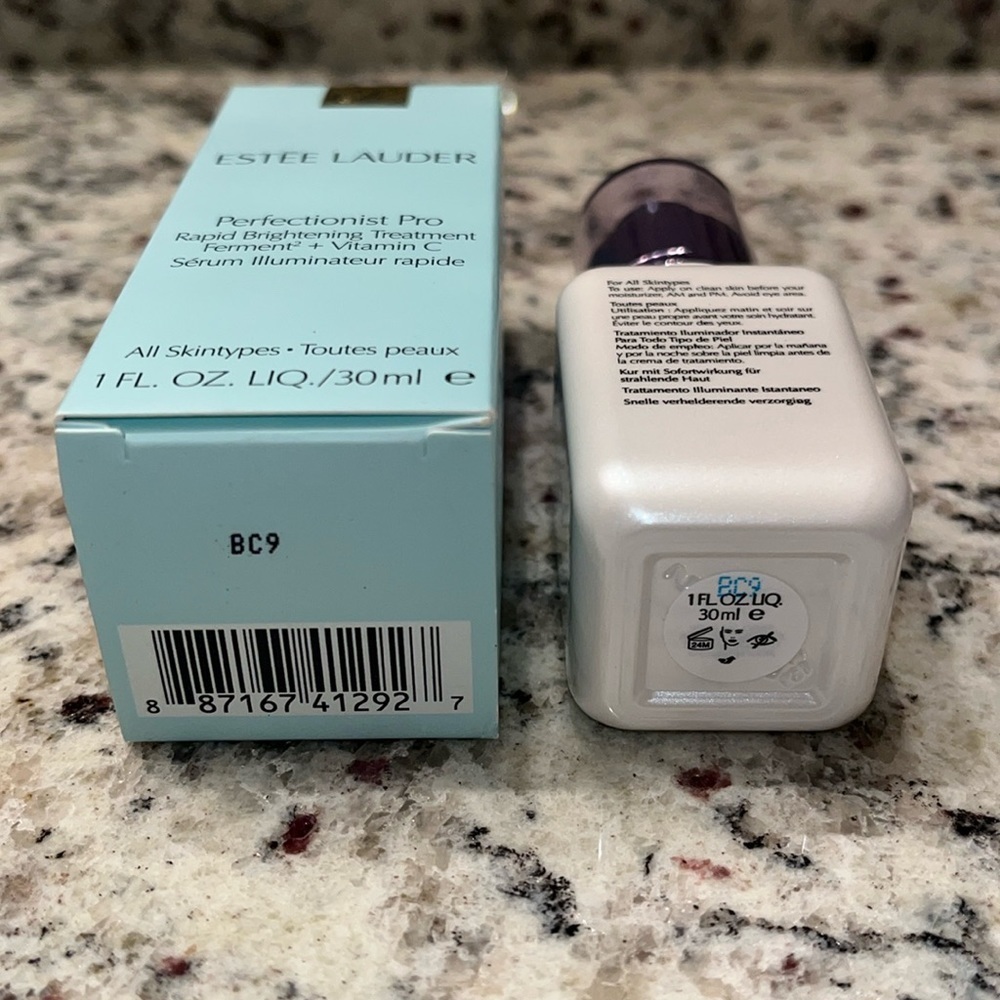 Estée Lauder Perfectionist Pro Brightening Treatment - Picture 5 of 6